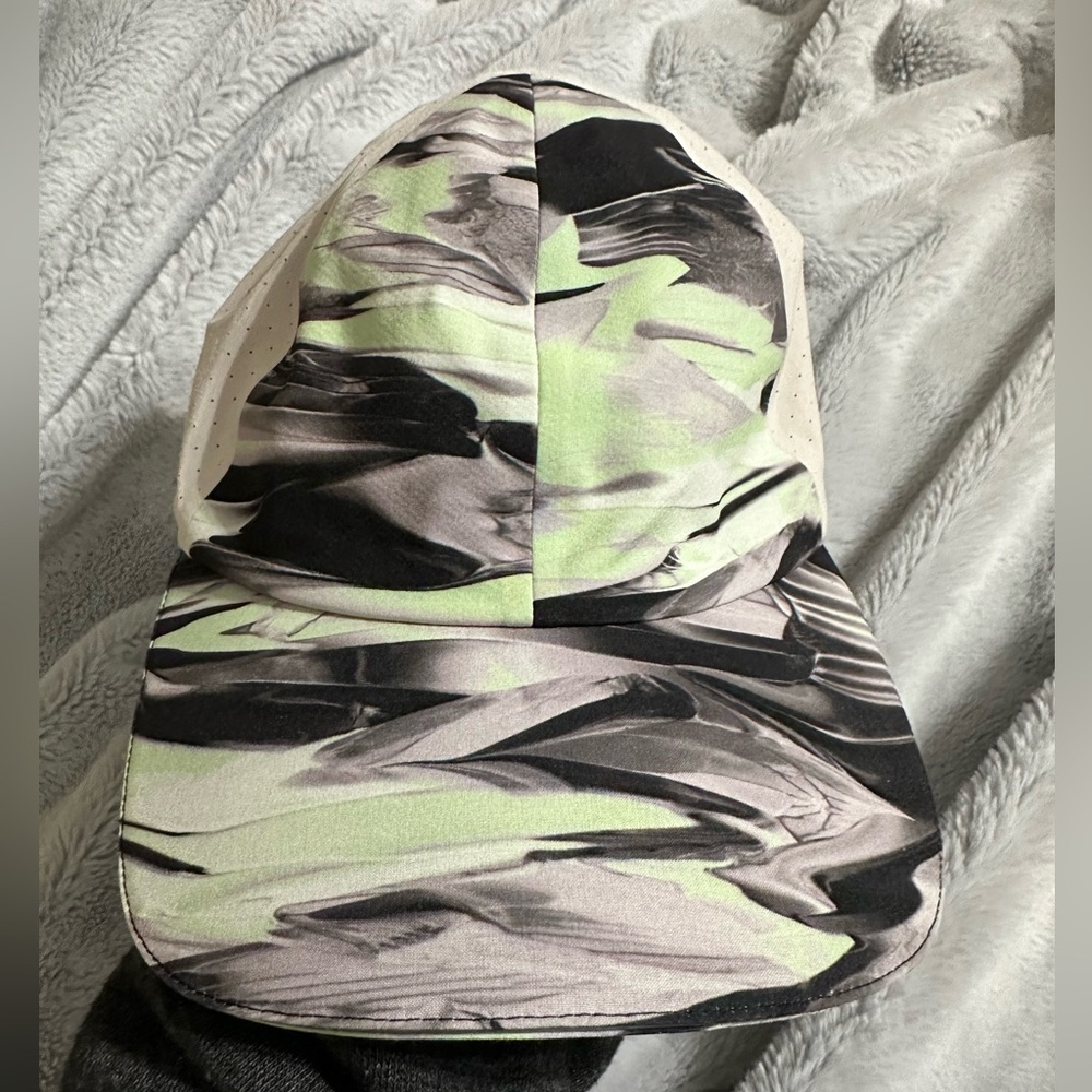 NWT Lululemon Fast and Free Run Hat Vent